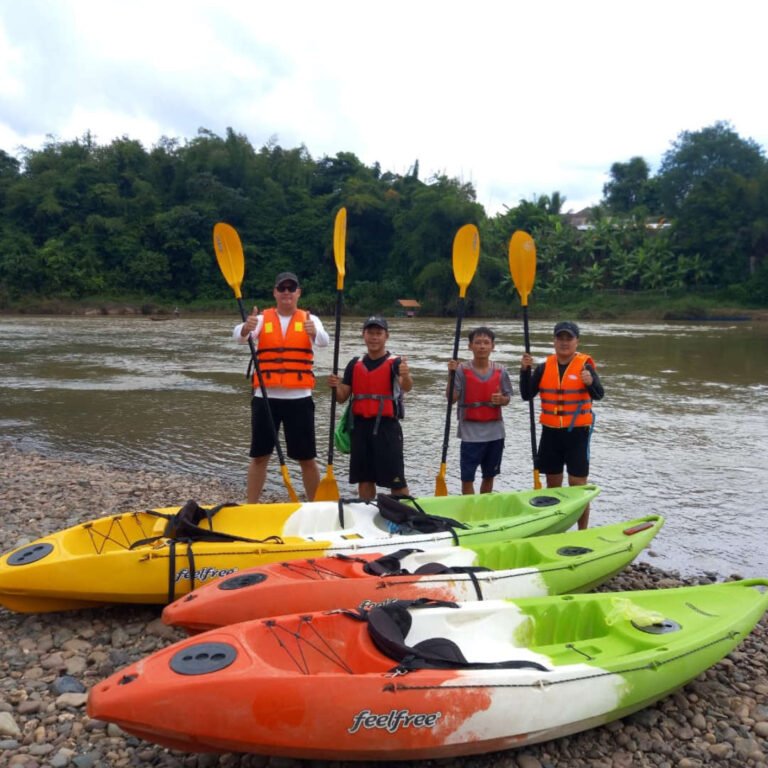 Kayak team in Nam Khan