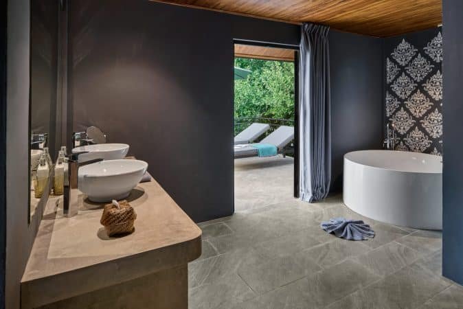 Sunset Villa 9 Bathroom FR bdv scaled